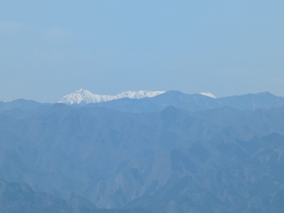 八ヶ岳かな？詳しくないんです・・・