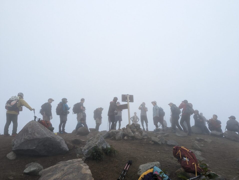 焼岳山頂の様子