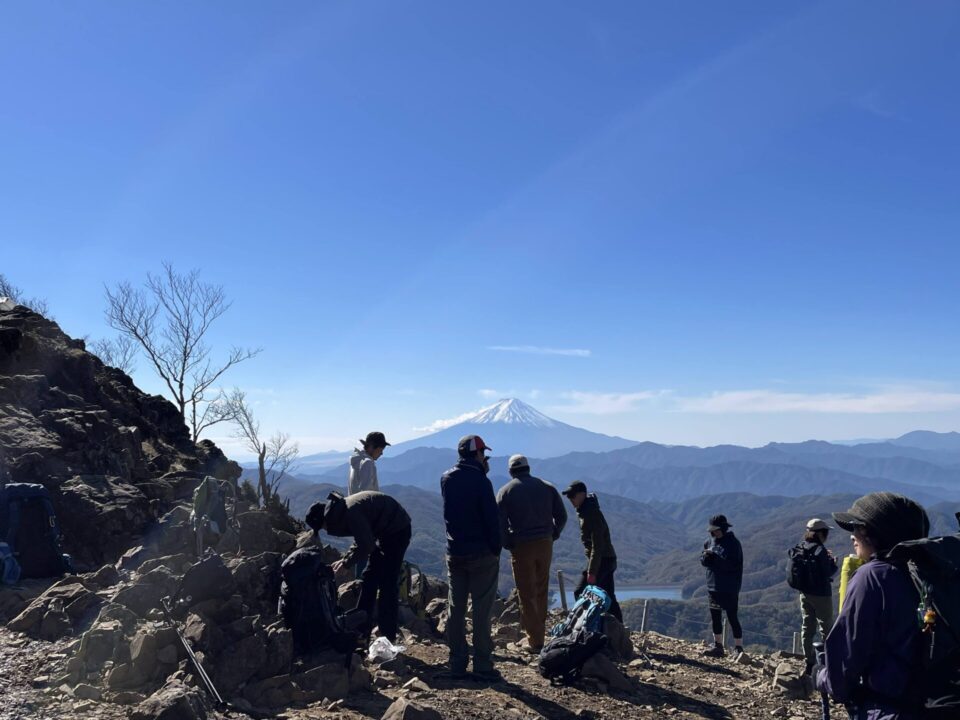 雷岩から富士山を望む