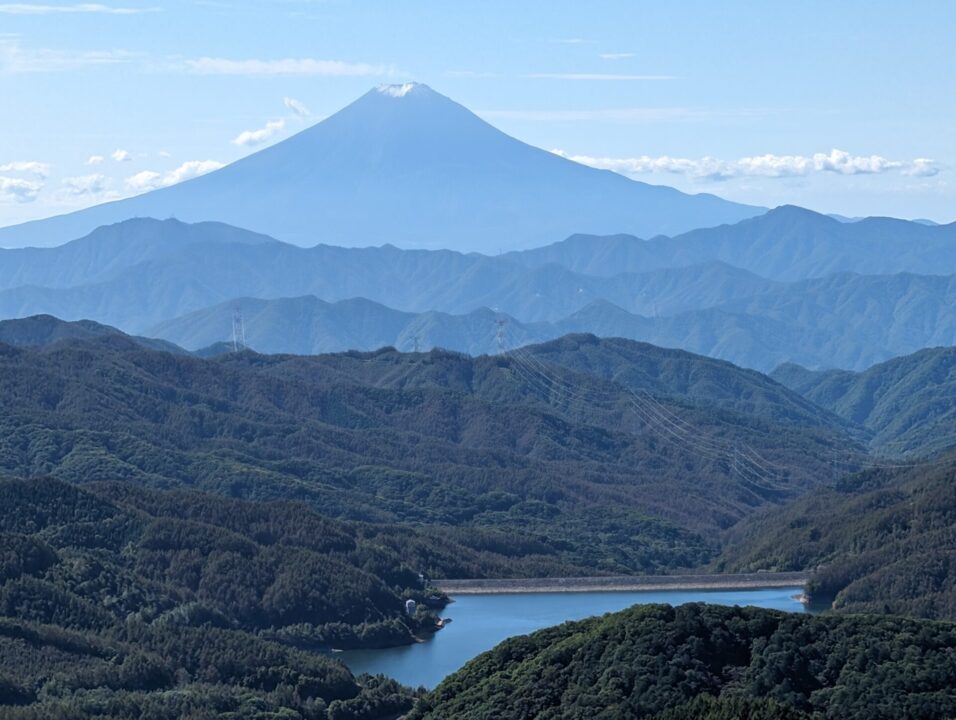 大菩薩嶺から富士山を望む