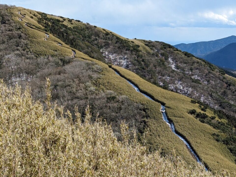 矢倉沢峠から明神ヶ岳方面の稜線