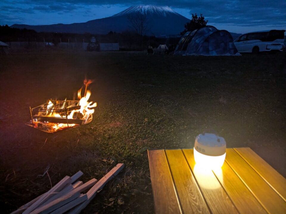 ふもとっぱらキャンプ場で焚火