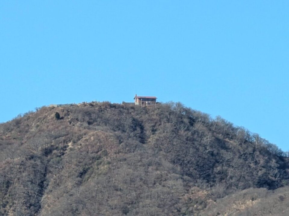 三ノ塔から塔ノ岳の山小屋