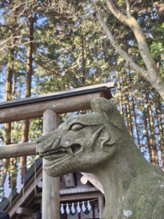 宝登山神社奥宮の狛犬