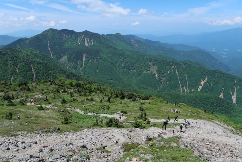 日光白根山 ガレ場