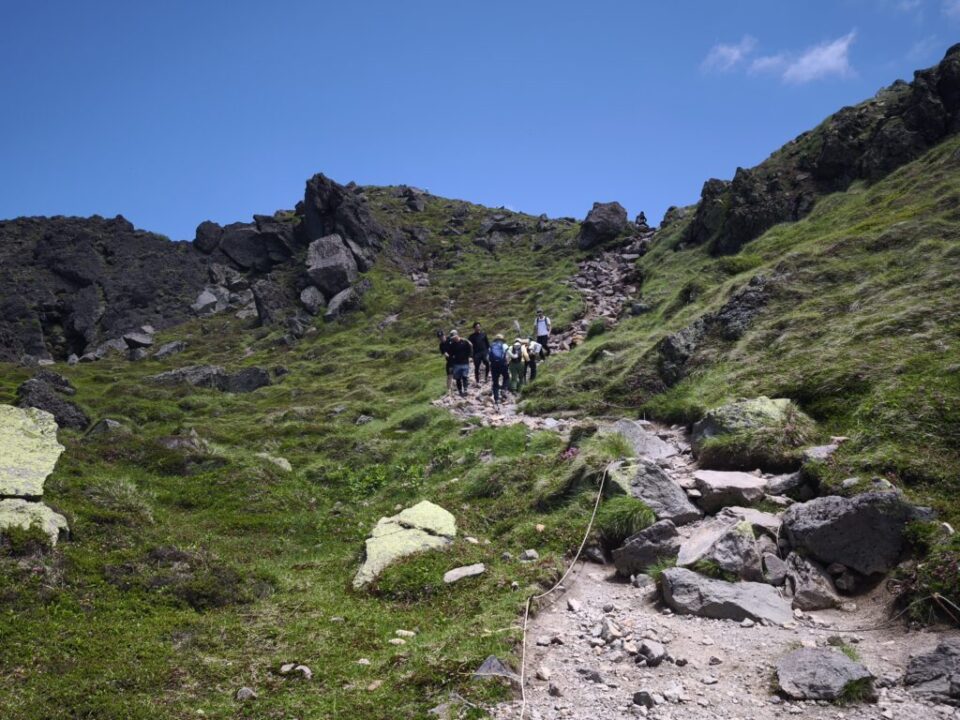 日光白根山 ガレ場