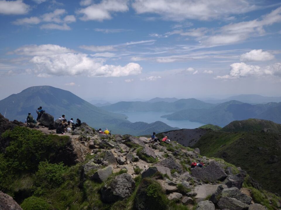 男体山と中禅寺湖
