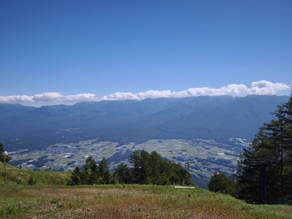入笠山ゴンドラ山頂駅から八ヶ岳を望む