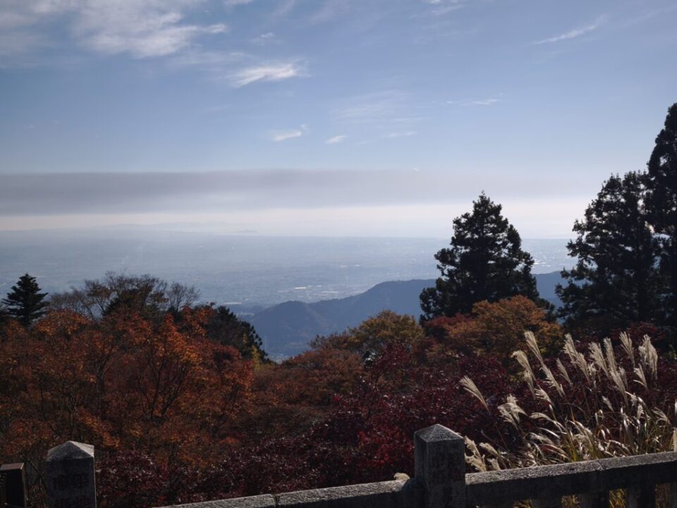 阿夫利神社から相模湾を見渡す