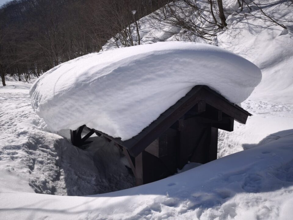湯檜曾川沿いの東屋