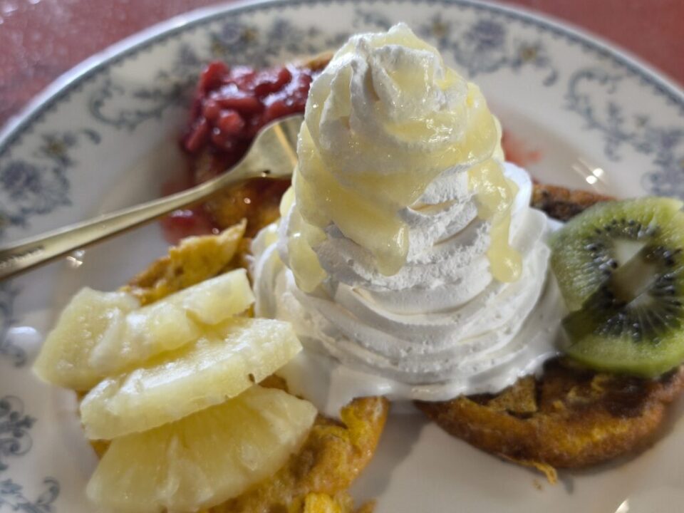 花立山荘のパンケーキ