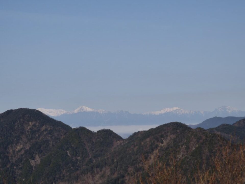 雲取山山頂から南アルプス