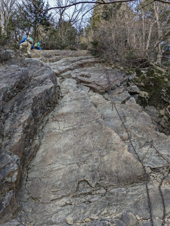 伊豆ヶ岳の男坂